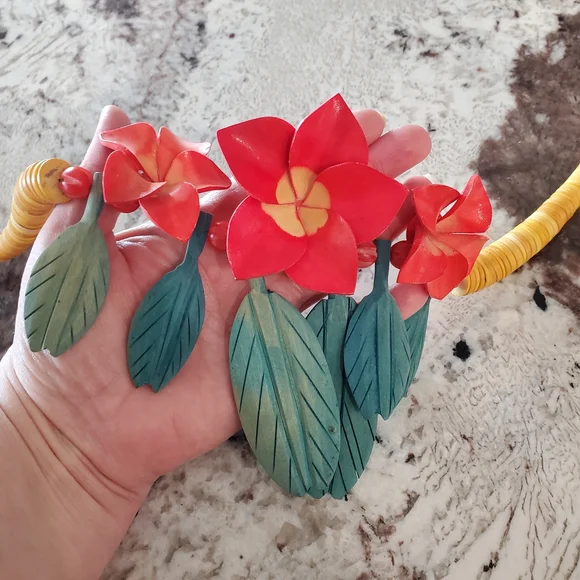 Bold Wooden Tropical Red Floral Necklace - Picture 6 of 9